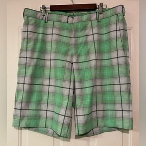 NIKE DRI FIT GOLF UNIQUE CHECKERED SHORTS MENS SIZE 38 ATHLETIC BOTTOMS